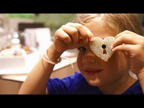 Tomorrow Daily - Create custom gummy candies with this 3D printer, Ep. 246 - UCOmcA3f_RrH6b9NmcNa4tdg