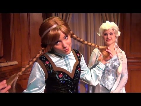 Anna and Elsa from FROZEN Debut at Magic Kingdom in Princess Fairytale Hall, Sign Denise's Cast - UCe-gHr2O_LP7t0YJYHZQZlg