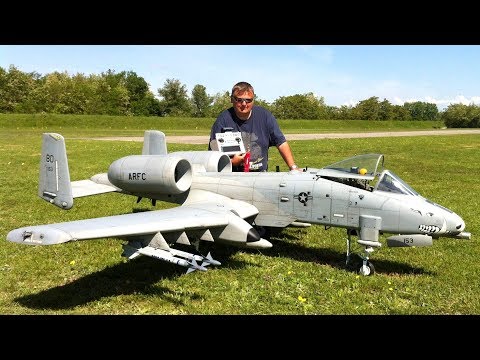 GIANT A-10 WARTHOG WITH BRRRRT & FLARE - UC1QF2Z_FyZTRpr9GSWRoxrA