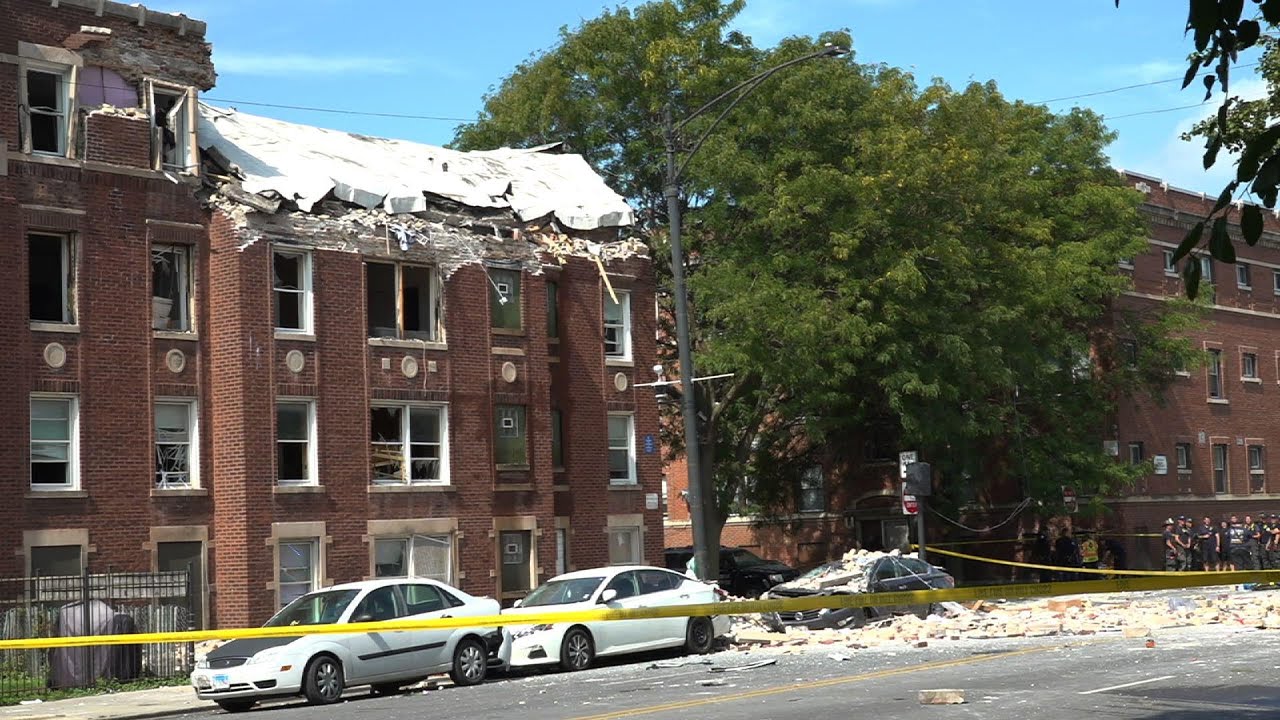 8 injured in Chicago apartment building explosion