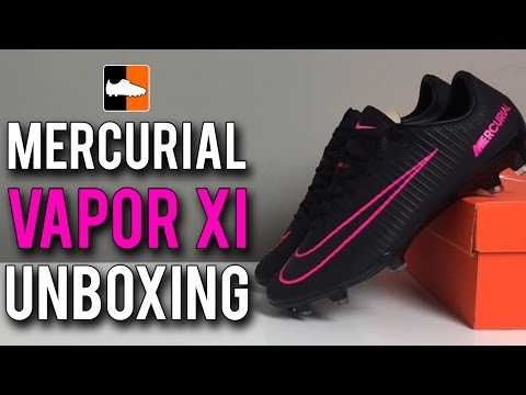 Pitch Dark Vapor XI Unboxing | Nike Black Mercurial Football Boots - UCs7sNio5rN3RvWuvKvc4Xtg