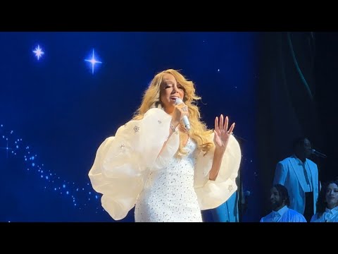 Mariah Carey- “Silent Night” & “O Holy Night” live in St. Louis | Christmas Time Tour