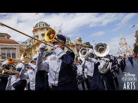 A Day in the Life of a Marching Band - UC1xwwLwm6WSMbUn_Tp597hQ