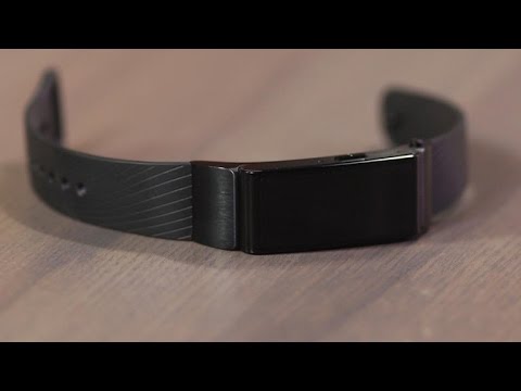 From your wrist to your ear? Huawei's 2-in-1 TalkBand B2 fitness tracker tries too hard - UCOmcA3f_RrH6b9NmcNa4tdg