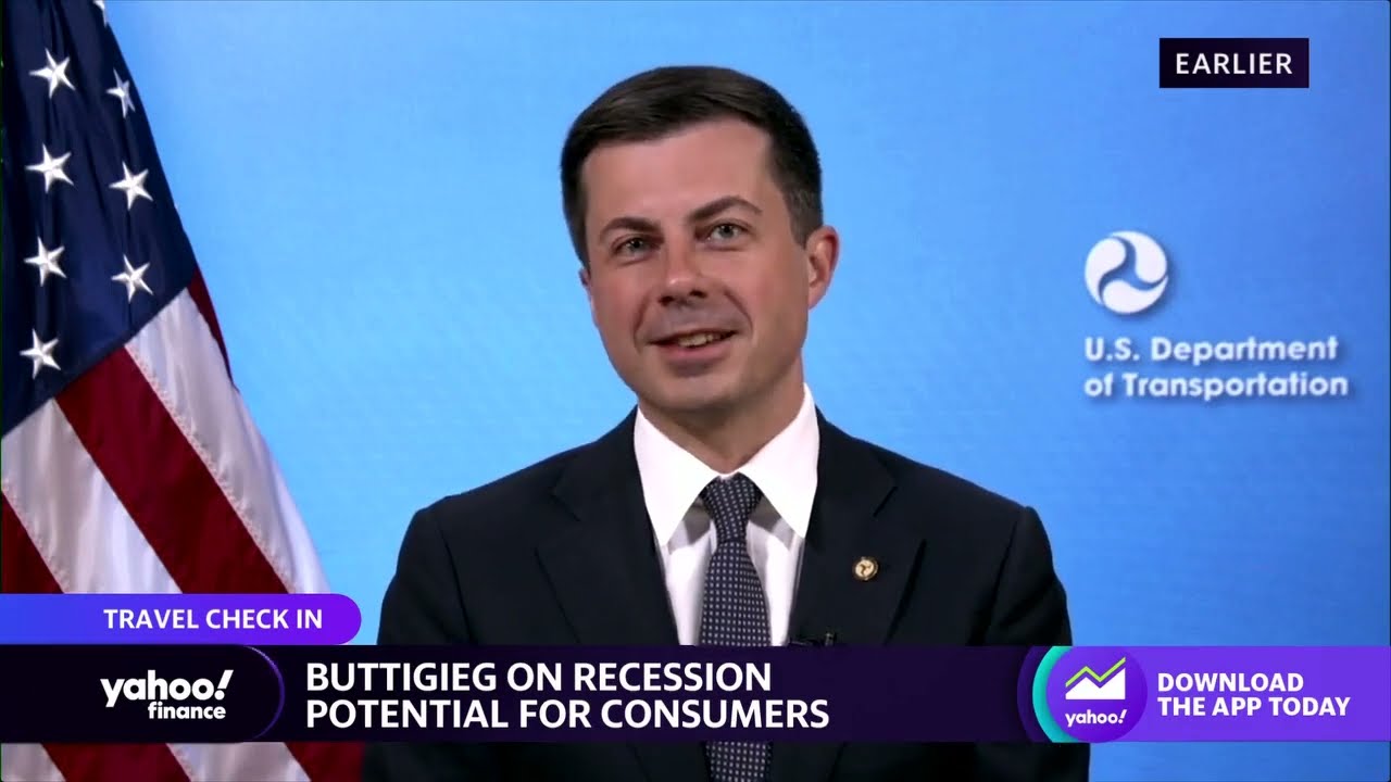 Airlines ‘should not make it hard’ to get a refund, Transportation Sec. Buttigieg says