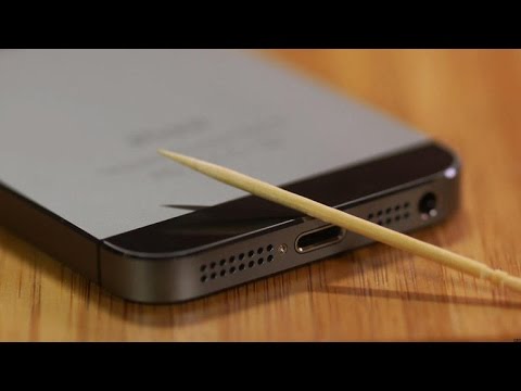 Use a toothpick to clean out your iPhone - UCOmcA3f_RrH6b9NmcNa4tdg