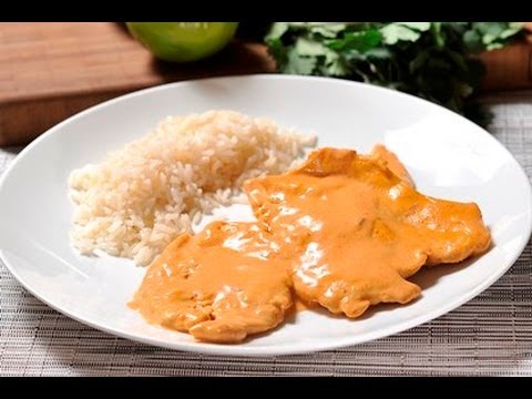 Milanesas de pollo en crema de chipotle - Chicken Milanesa in Chipotle Cream - UCvg_5WAbGznrT5qMZjaXFGA