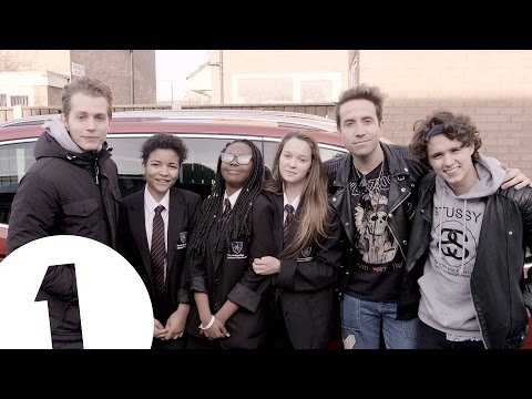 The Vamps do The School Run - UC-FQUIVQ-bZiefzBiQAa8Fw