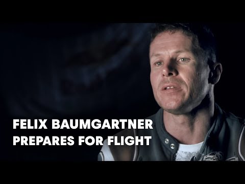 Felix Baumgartner prepares for flight - Red Bull Stratos - UCblfuW_4rakIf2h6aqANefA