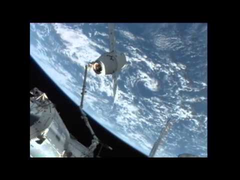 SpaceX Dragon's Historic Space Station Flight | Video Highlights - UCVTomc35agH1SM6kCKzwW_g