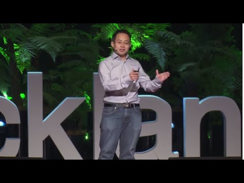 Fighting blindness with $20 and a smart phone | Hong Sheng Chiong | TEDxAuckland - UCsT0YIqwnpJCM-mx7-gSA4Q