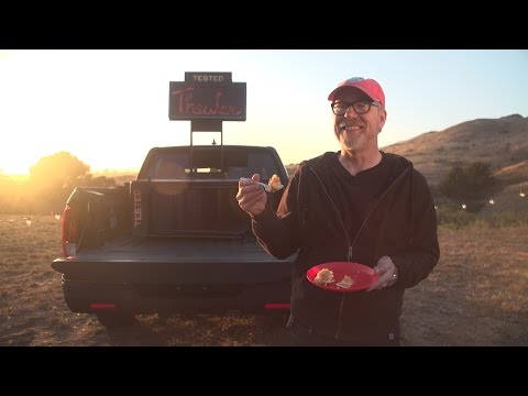 Features Not Standard: Adam Savage's Portable Movie Theater - UCiDJtJKMICpb9B1qf7qjEOA