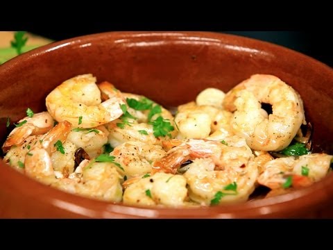 Traditional Garlic Shrimp Recipe - Summer Tapas Series, Tapas 3 - CookingWithAlia - Episode 264 - UCB8yzUOYzM30kGjwc97_Fvw