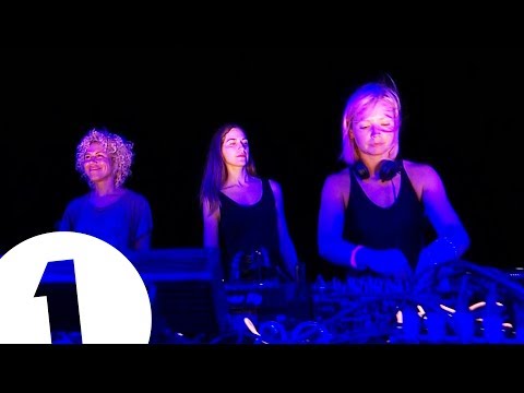 B.Traits, Cassy & La Fleur - Radio 1 in Ibiza 2018 - Café Mambo - UC-FQUIVQ-bZiefzBiQAa8Fw