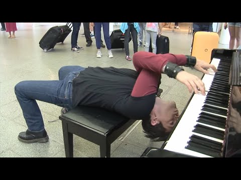 The Best Street Piano Performance EVER! - UClw8Huc_XZcz46GJh5Z0wuA