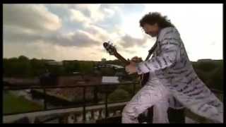 Brian May - 'God Save The Queen' on the roof of Buckingham Palace (Golden Jubilee 2002)