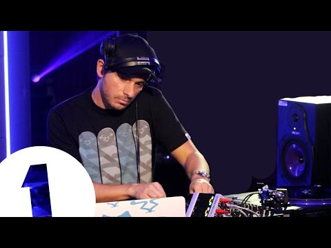 Annie Mac’s Mini Mix Live: Andy C - UC-FQUIVQ-bZiefzBiQAa8Fw