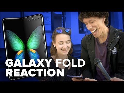 People react to trying the Galaxy Fold - UCOmcA3f_RrH6b9NmcNa4tdg