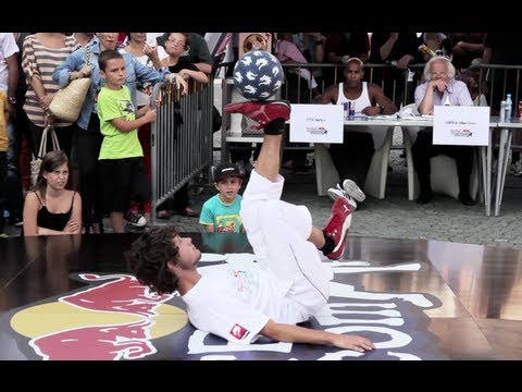 Freestyle football competition - Red Bull Street Style 2012 Switzerland - UCblfuW_4rakIf2h6aqANefA