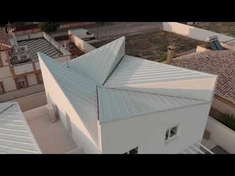 Albania House by OOIIO Architecture