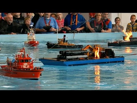 FIRE & EXPLOSION ON THE WATER MANY RC SCALE MODEL SHIPS COME TO RESCUE / Faszination Modellbau 2015 - UCH6AYUbtonG7OTskda1_slQ