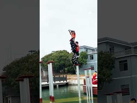 Traditional Chinese Lion Dance Over Water | People Are Awesome - UCIJ0lLcABPdYGp7pRMGccAQ