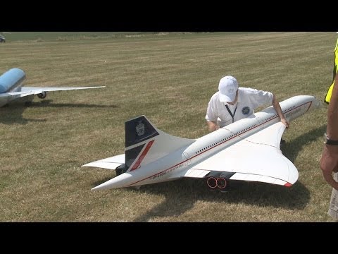 Giant Unique RC Concorde plane 2 Turbines power UNBELIEVABLE - UCLLKGiw9zclsM7QMg6F_00g