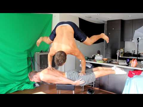 Handstand on a Plank to Double Bro Plank With Dancing - UCd5xLBi_QU6w7RGm5TTznyQ