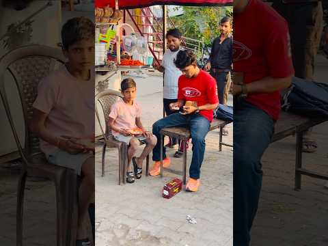 गरीबी एक अभिशाप है जो इंसान को बरबाद कर देती है 😭#humanity #helping #motivation #shorts #youtube