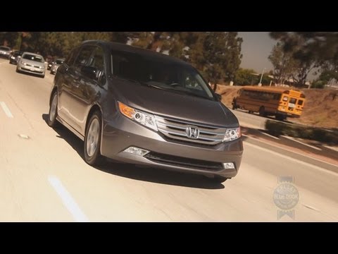 2013 Honda Odyssey Review - Kelley Blue Book - UCj9yUGuMVVdm2DqyvJPUeUQ