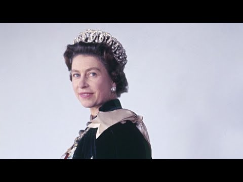Ένας χρόνος βασιλιάς Κάρολος - Ένας χρόνος χωρίς την βασίλισσα Ελισάβετ…