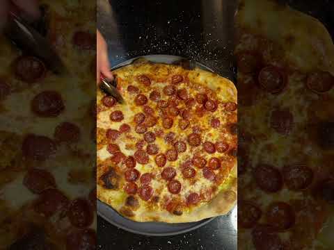 Oh oh oh oh, oh my Lord Never made a pepperoni pizza like you before at the Best Pizza Shop