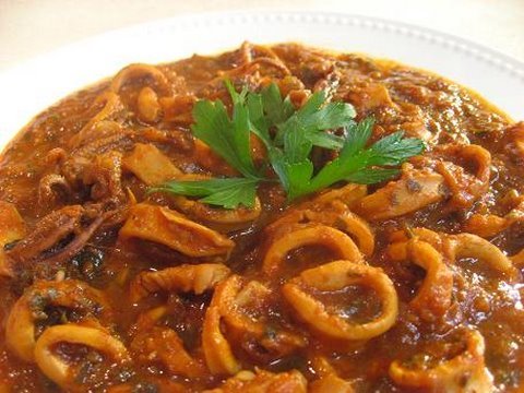 Calamari with Tomato Sauce Recipe - Moroccan Style - CookingWithAlia - Episode 71 - UCB8yzUOYzM30kGjwc97_Fvw