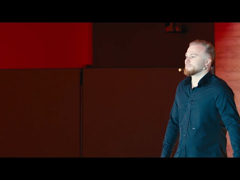 Co jeśli internet będzie unosił się w powietrzu? | Sebastian Iwanowski | TEDxKoźmiński University