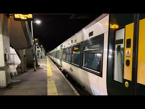 Class 377 - Southern Railway - Ashtead Station - 18th December 2023