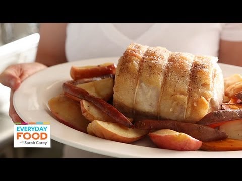 Pork Roast with Apples and Sweet Potatoes | Everyday Food with Sarah Carey - UCl0kP-Cfe-GGic7Ilnk-u_Q