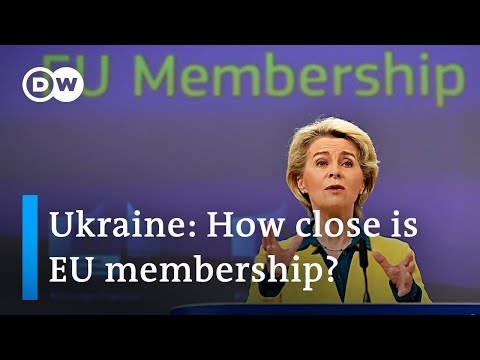 European Commission recommends Ukraine be granted EU candidate status | DW News