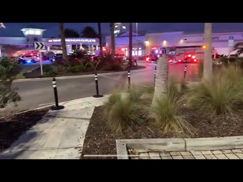 Live! Reported Active Shooter at outlet mall. Lummy reporting from outside the mall #TheBubbaArmy