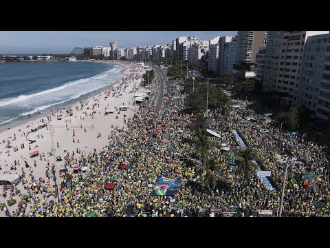 Pro-Bolsonaro protesters crowd Rio's Copacabana amid US tariffs | AFP