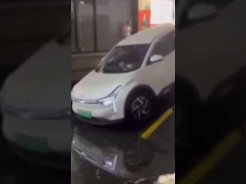 Sewage-filled sinkhole nearly claims car on Shanghai street