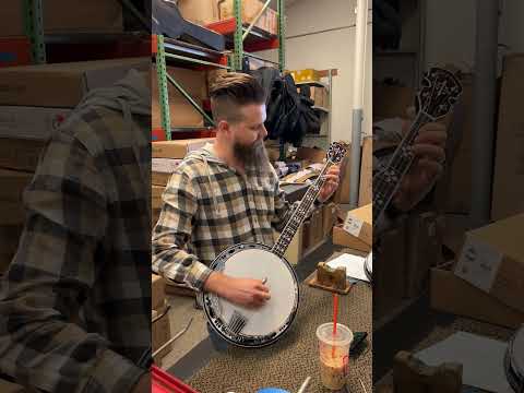 Scotty's Festive Banjo Magic: Hark the Herald Angels Sing on the BG-150F 🎵