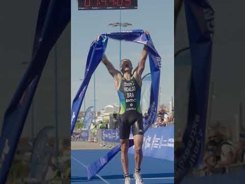 Miguel Hidalgo with that first WTCS gold feeling ✨ #WTCSAlghero #Triathlon #gold #shorts