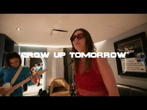 The Beaches - Grow Up Tomorrow (Live At History)