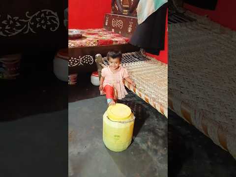 "ये कौन सी भाषा बोल रही हैं 😂#shorts"