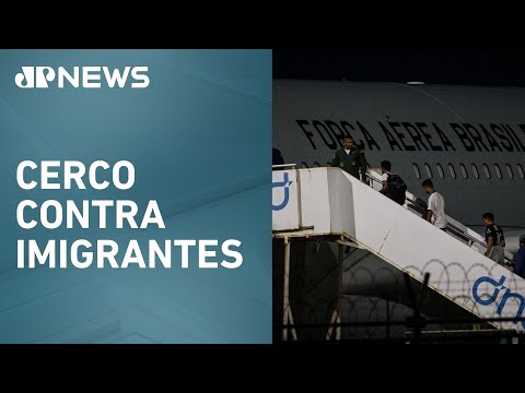 Brasileiros deportados dos EUA ficam 12 horas sem alimentação