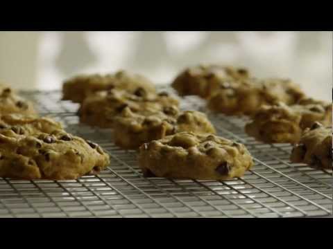 How to Make Pumpkin Chocolate Chip Cookies - UC4tAgeVdaNB5vD_mBoxg50w