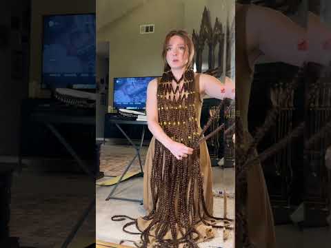 Making a dress made of my hair??? (And a little bit of fake hair 😂)