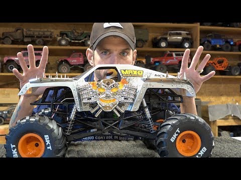 MONSTER JAM MAX D - AXIAL 4x4 Truck Unboxing - SM10T | RC ADVENTURES - UCxcjVHL-2o3D6Q9esu05a1Q