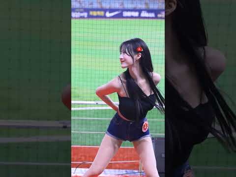 ssg랜더스 정설아치어리더 <strong>鄭</strong>雪兒 풀카운트 응원 직캠 #shorts #정설아 #치어리더 #응원 #공연 #직캠 #영상 #ssg랜더스 #<strong>鄭</strong>雪兒