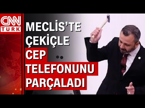 CHP'li vekil Meclis kürsüsünde cep telefonunu çekiçle parçaladı! Dezenformasyon yasası gerginliği